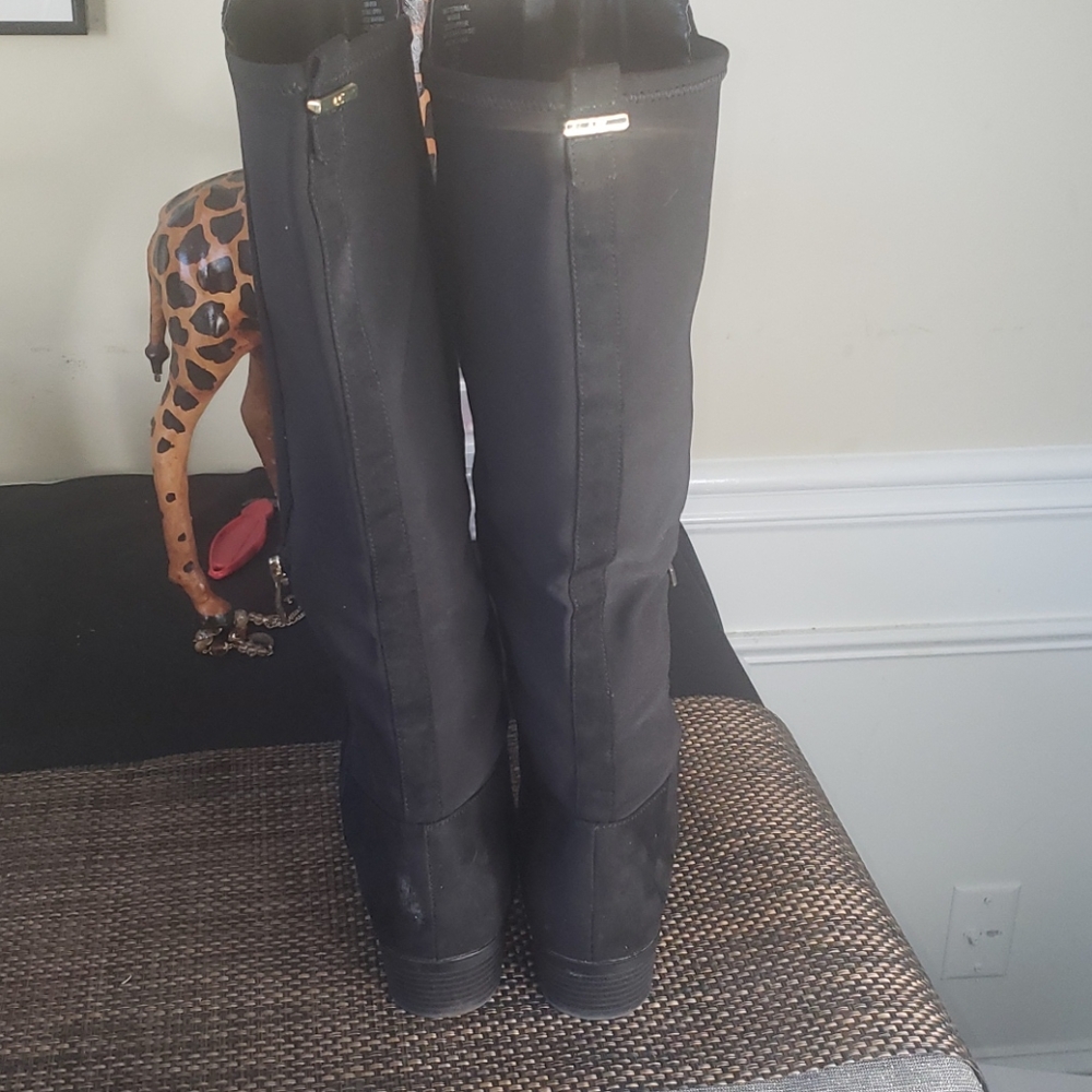 Boots - Picture 3 of 6